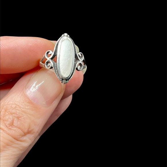 Vintage sterling and white agate ring - Picture 2 of 5